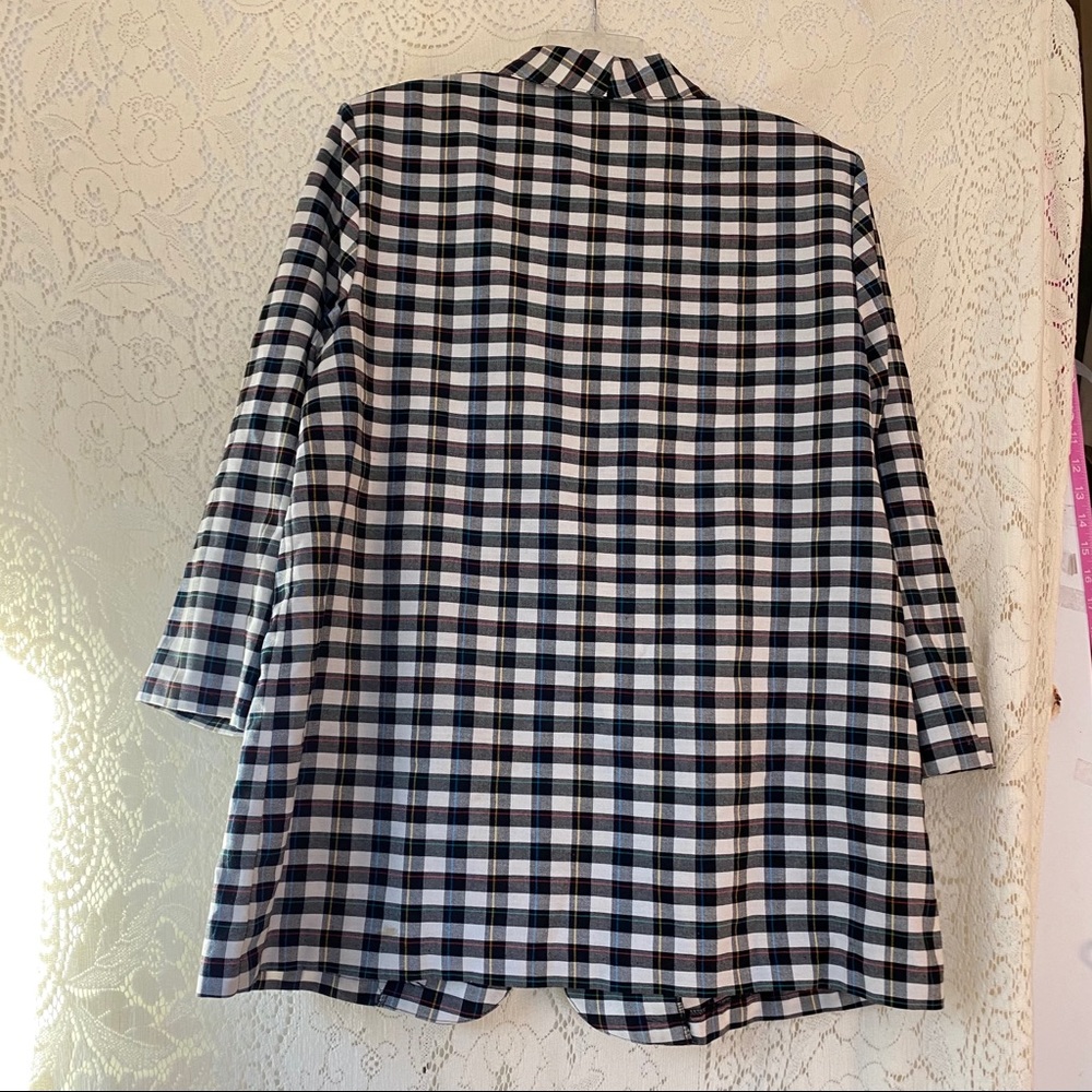 Blazer - Picture 2 of 14